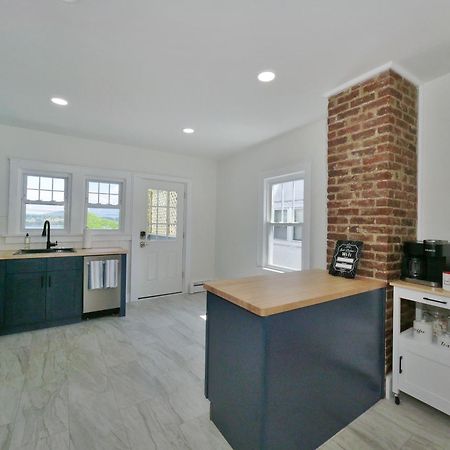 Deck View Of Hudson River & Mt Beacon / Boho Suite Newburgh Exterior foto